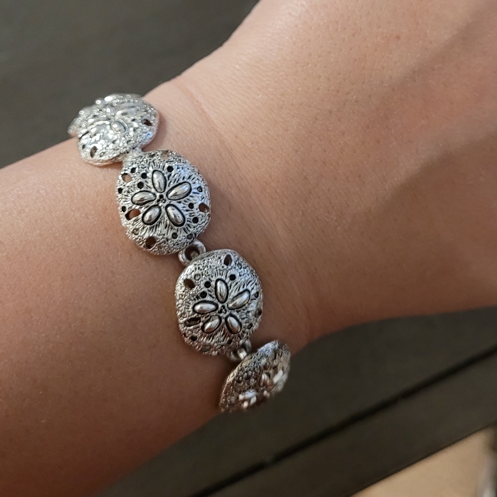 Sand dollar bracelet